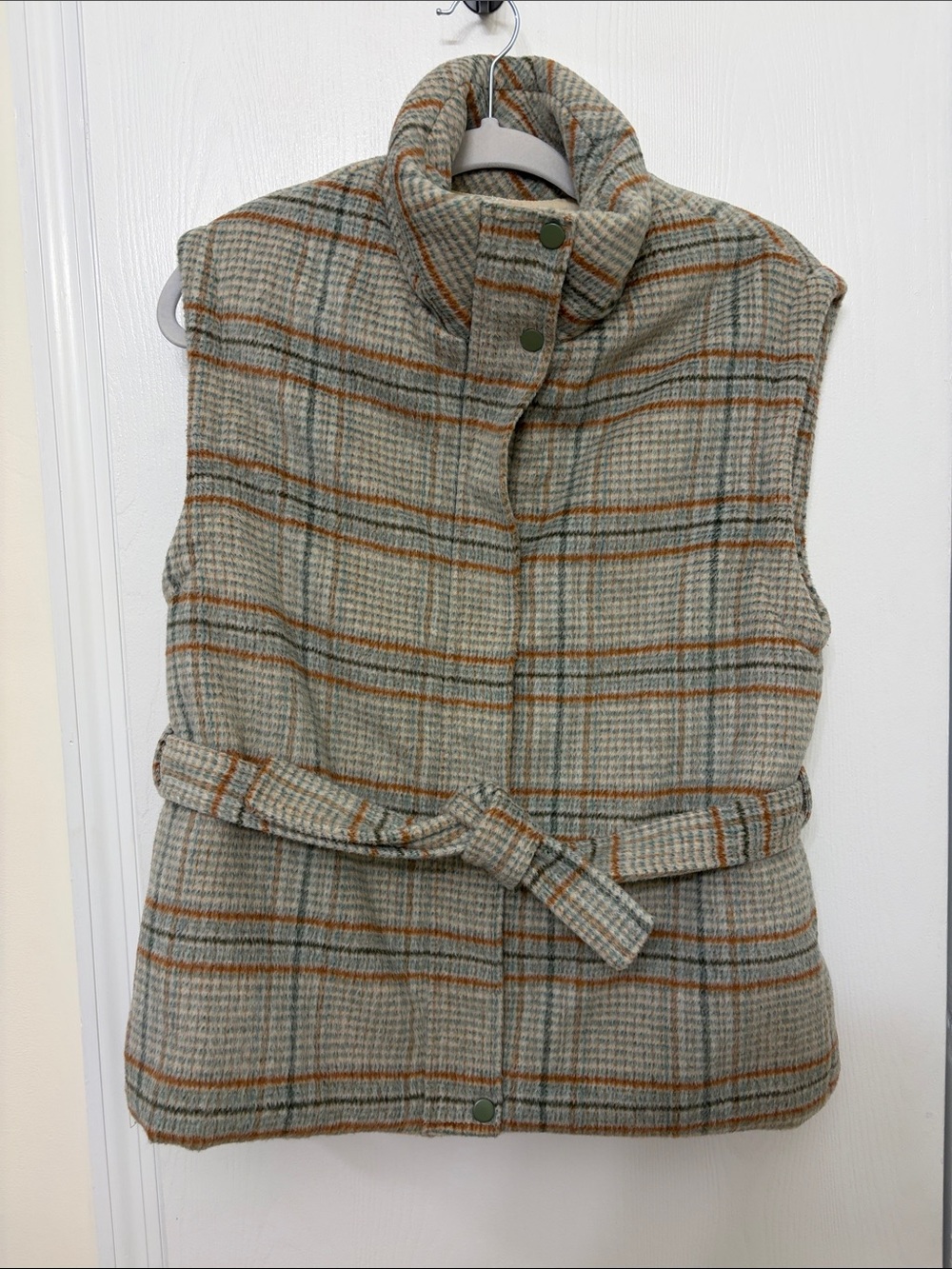 Sleeveless Plaid Belted Puffer Vest - Green Tan Brown Size M